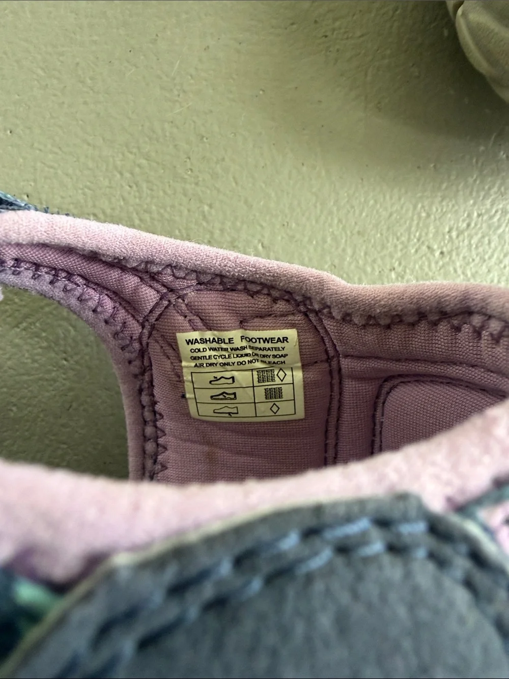 Keen Kids Floral Water Shoe Sandals - Navy & Purple Floral Size 1 Girls